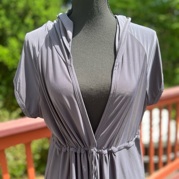 MAGIC SUIT GRAY WOMENS COVERUP WITH HOOD SIZE MEDIUM - Picture 4 of 11